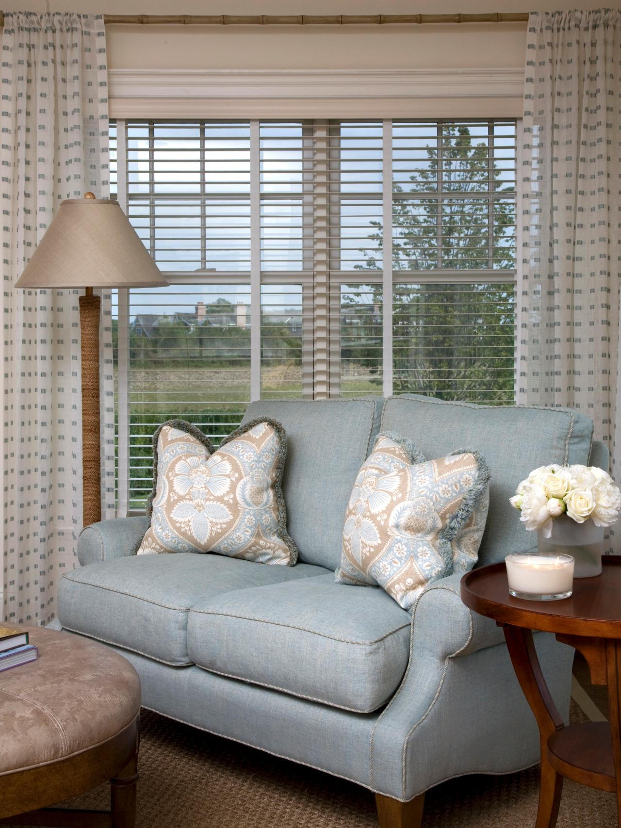 Living Room Window Treatments Ideas to Decorate a Living Room